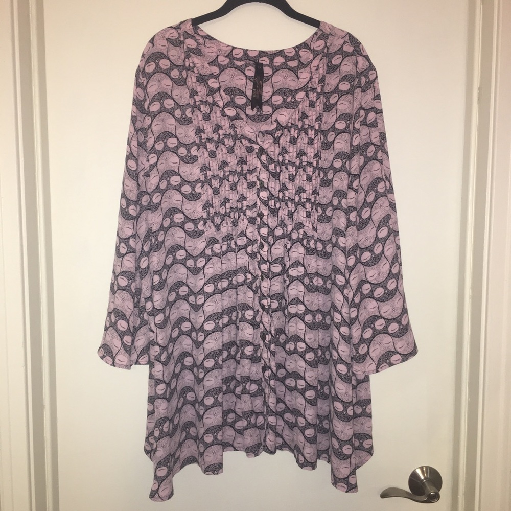 Melissa McCarthy altered top size 2x